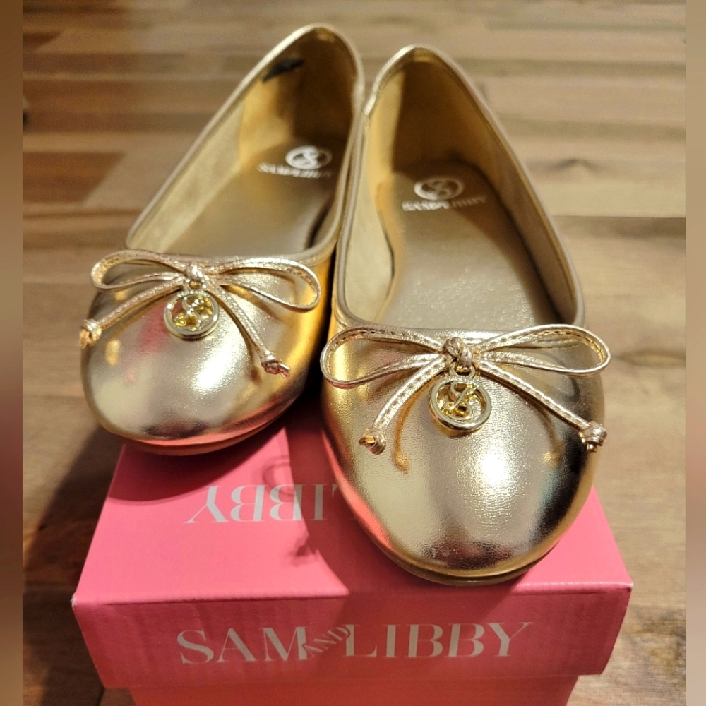 Gold ballerina shoes